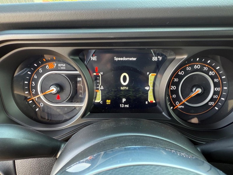 Jeep Wrangler Vehicle Image 18