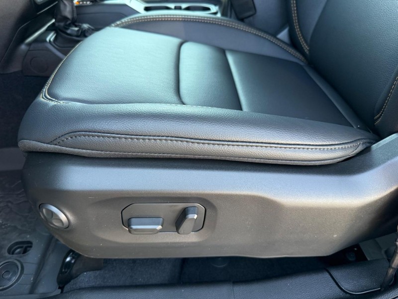 Jeep Wrangler Vehicle Image 21