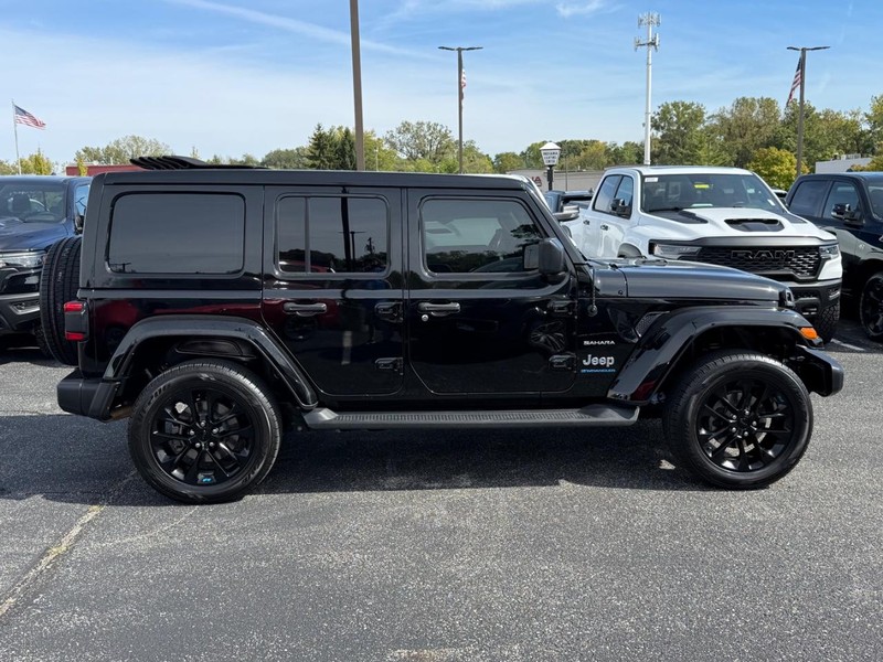 Jeep Wrangler 4xe Vehicle Image 02