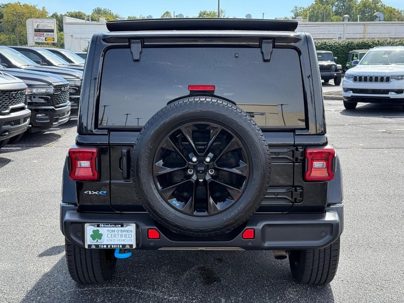 Jeep Wrangler 4xe Vehicle Image 04