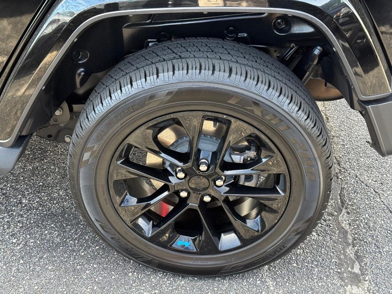 Jeep Wrangler 4xe Vehicle Image 06