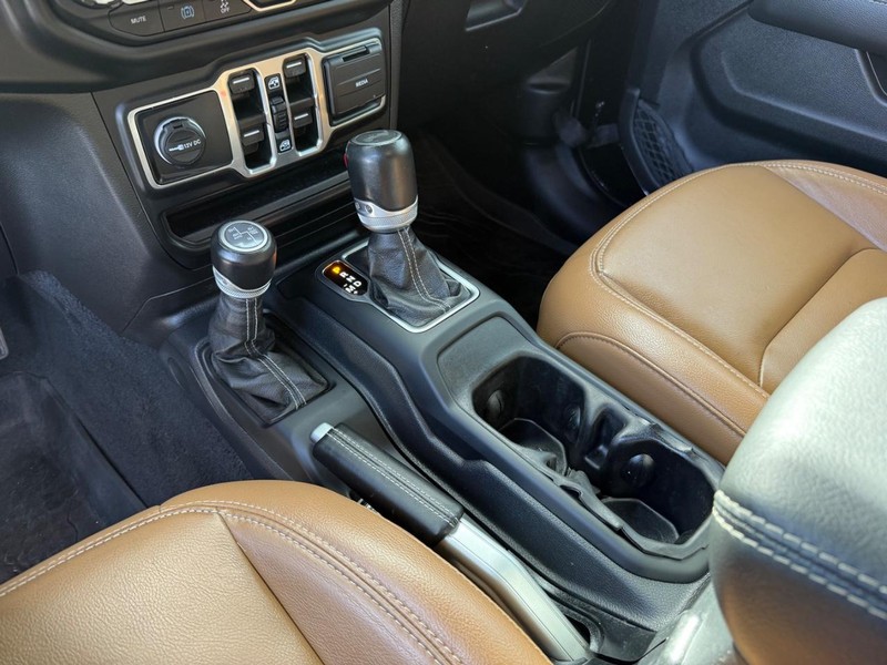 Jeep Wrangler 4xe Vehicle Image 21