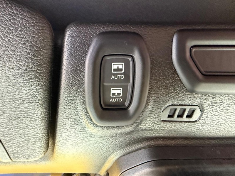 Jeep Wrangler 4xe Vehicle Image 23