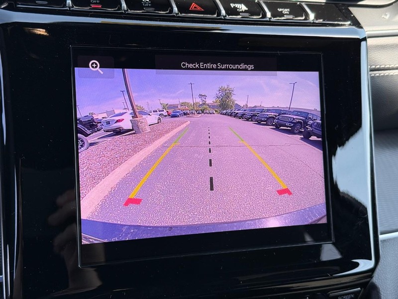 Jeep Grand Cherokee L Vehicle Image 14