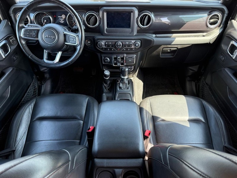 Jeep Wrangler Vehicle Image 11