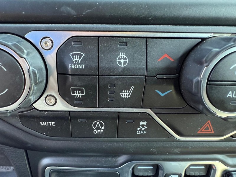 Jeep Wrangler Vehicle Image 16