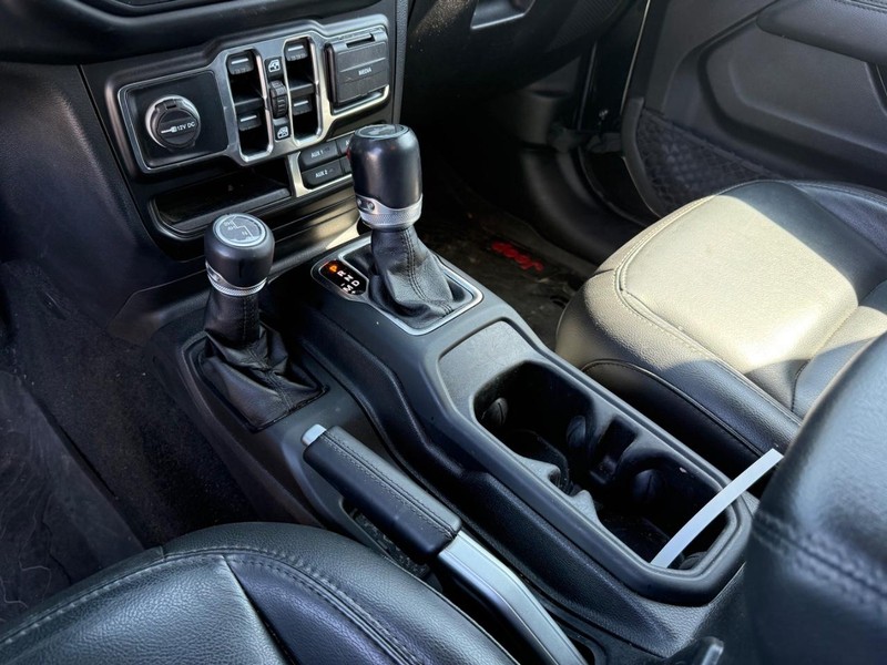 Jeep Wrangler Vehicle Image 20