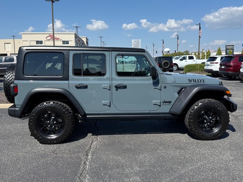 Jeep Wrangler Vehicle Image 02