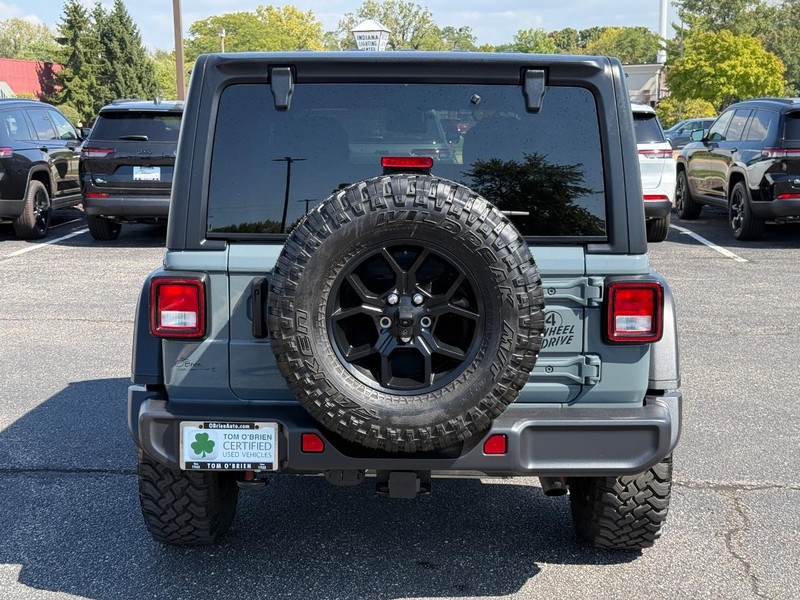 Jeep Wrangler Vehicle Image 04