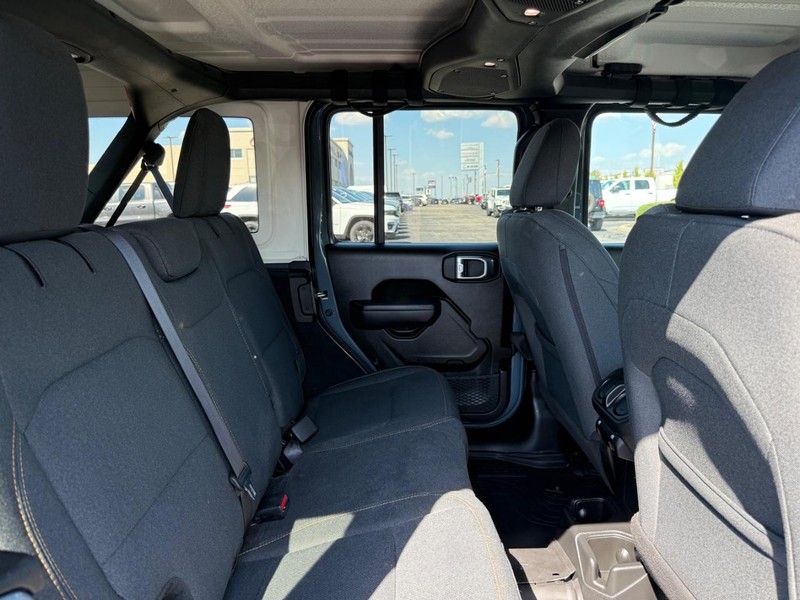 Jeep Wrangler Vehicle Image 10