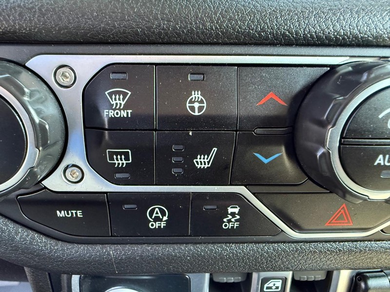 Jeep Wrangler Vehicle Image 16