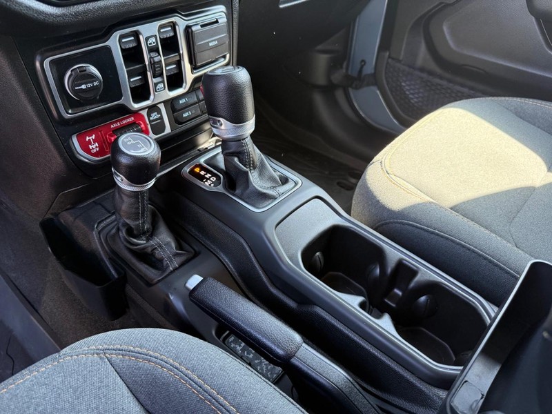 Jeep Wrangler Vehicle Image 20