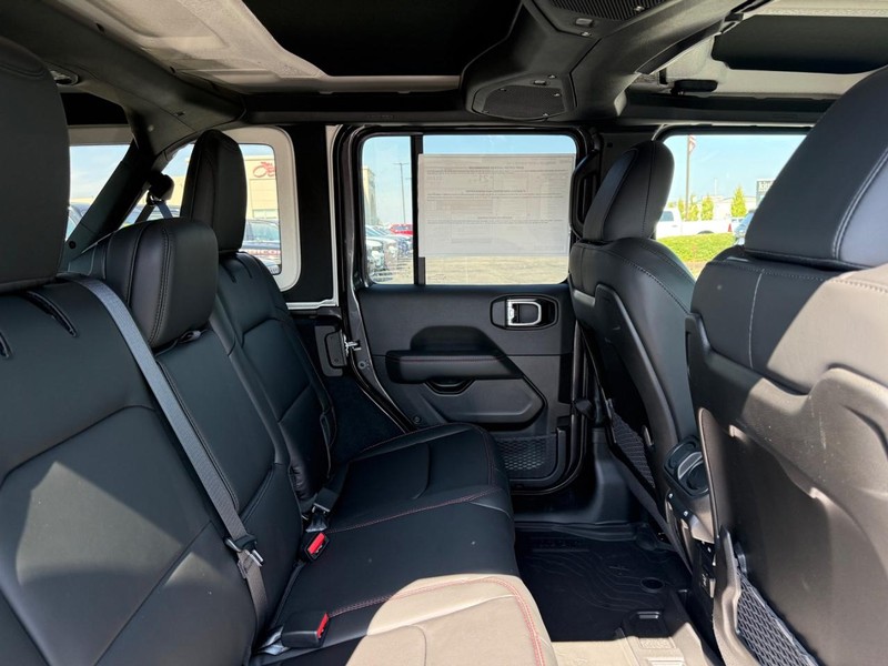 Jeep Wrangler Vehicle Image 04