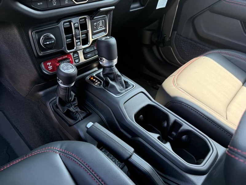 Jeep Wrangler Vehicle Image 14