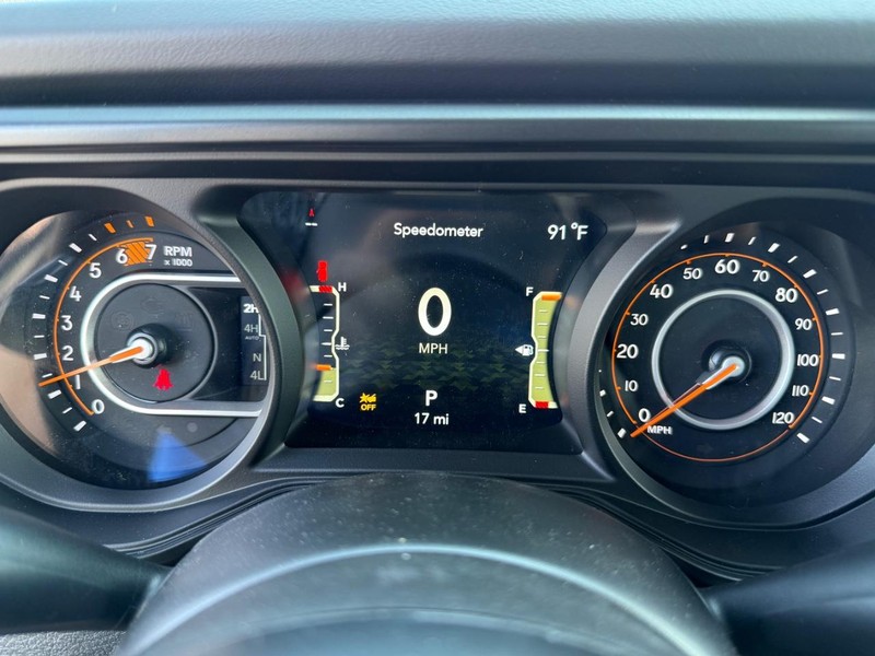 Jeep Wrangler Vehicle Image 16