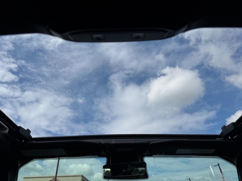 Jeep Wrangler Vehicle Image 05