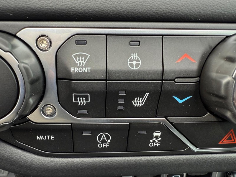 Jeep Wrangler Vehicle Image 11