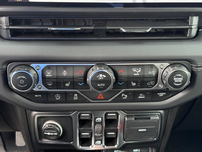 Jeep Wrangler Vehicle Image 14