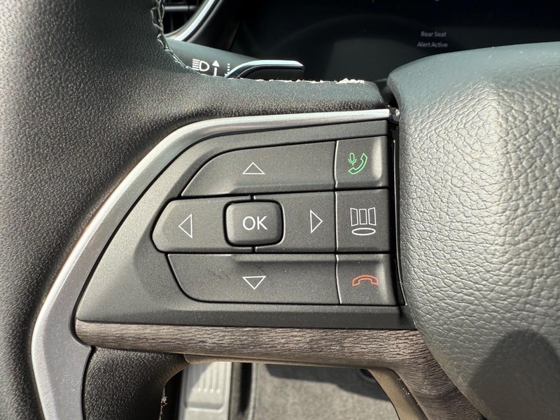 Jeep Grand Cherokee L Vehicle Image 09