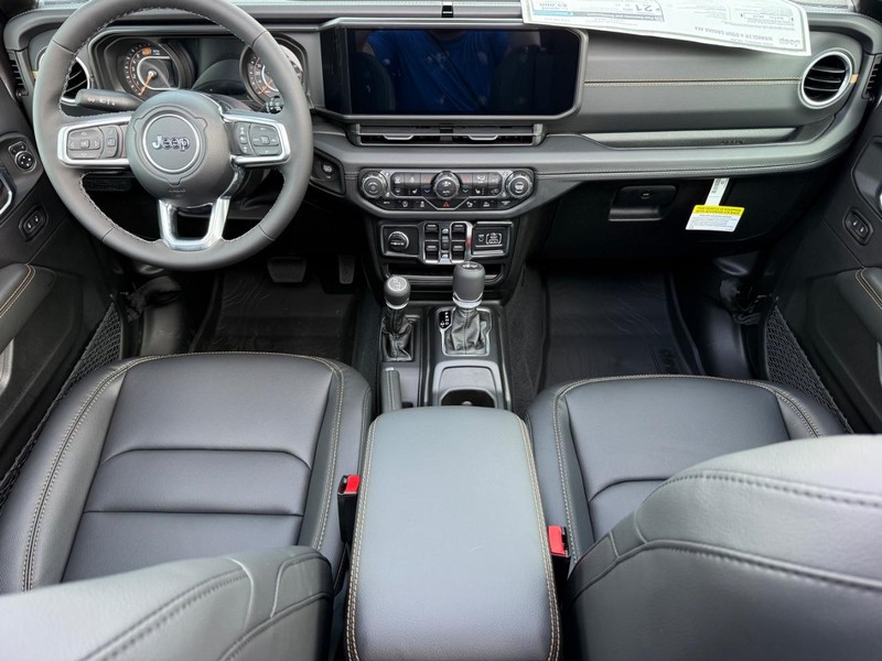 Jeep Wrangler Vehicle Image 06