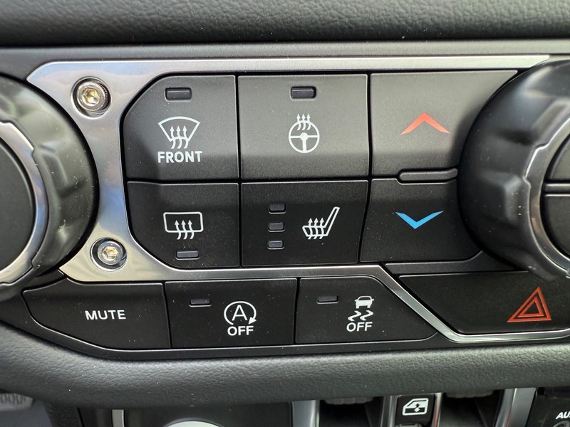 Jeep Wrangler Vehicle Image 11