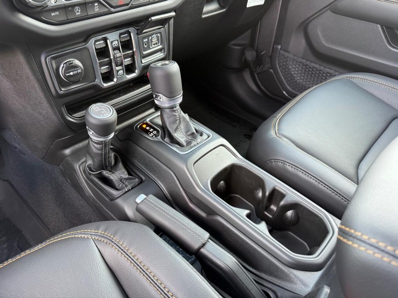 Jeep Wrangler Vehicle Image 15