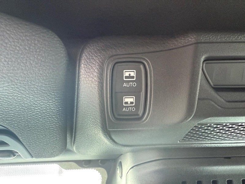 Jeep Wrangler Vehicle Image 17