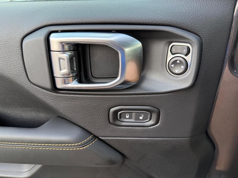 Jeep Wrangler Vehicle Image 20