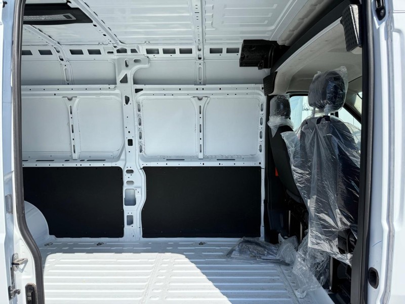 Ram ProMaster Cargo Van Vehicle Image 10