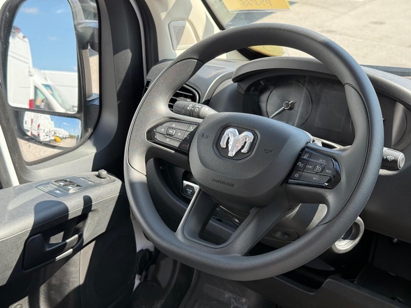 Ram ProMaster Cargo Van Vehicle Image 13