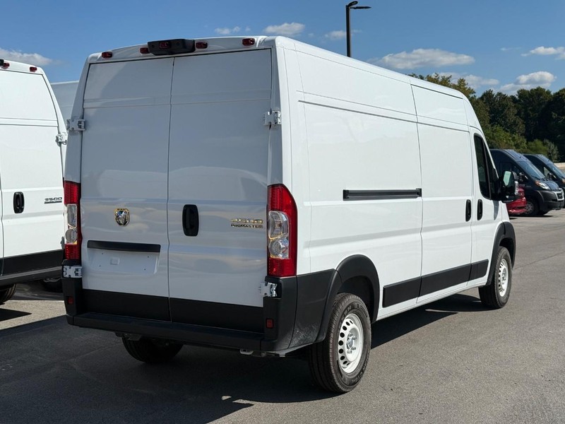 Ram ProMaster Cargo Van Vehicle Image 03