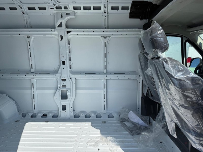 Ram ProMaster Cargo Van Vehicle Image 10