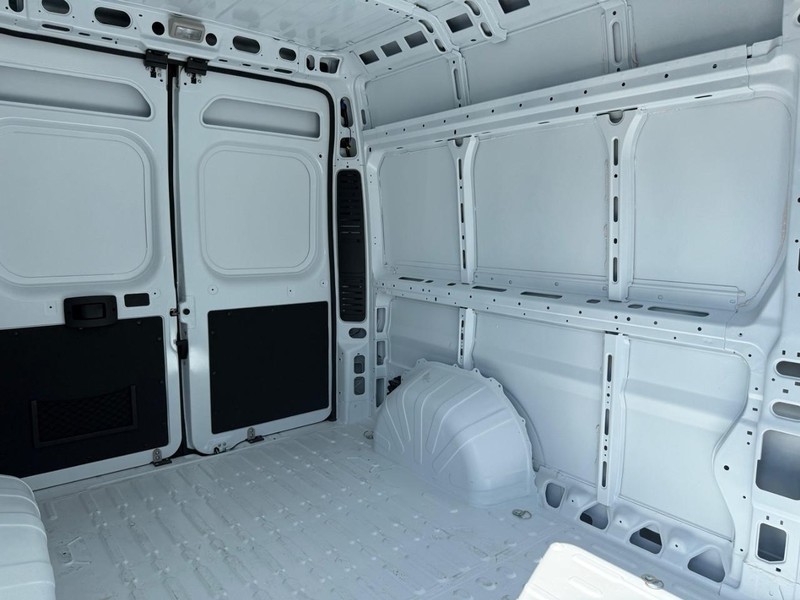 Ram ProMaster Cargo Van Vehicle Image 11