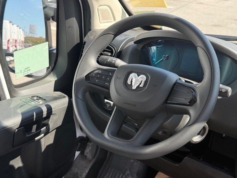 Ram ProMaster Cargo Van Vehicle Image 13