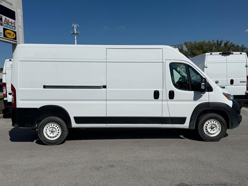 Ram ProMaster Cargo Van Vehicle Image 02