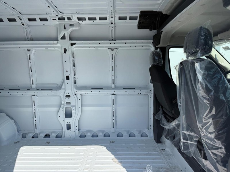 Ram ProMaster Cargo Van Vehicle Image 10