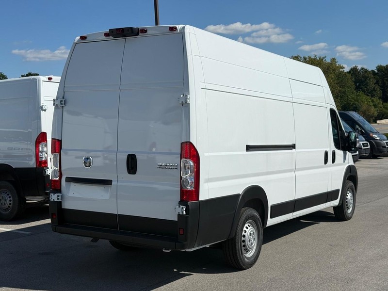 Ram ProMaster Cargo Van Vehicle Image 03