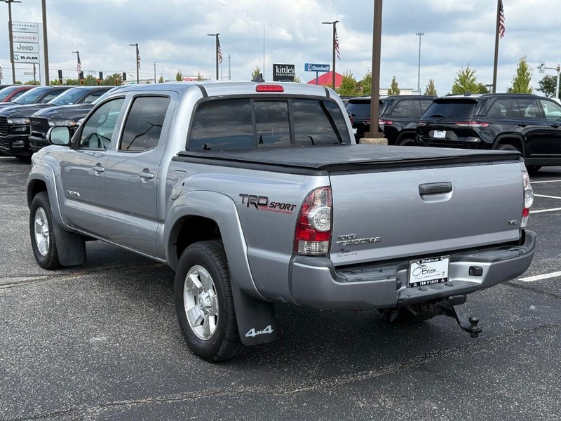 Toyota Tacoma Vehicle Image 05