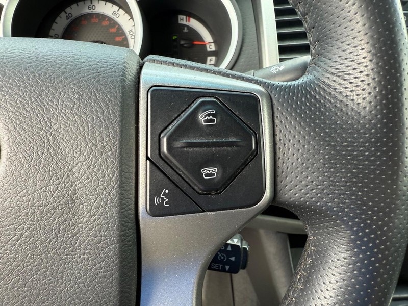 Toyota Tacoma Vehicle Image 14