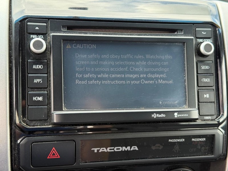 Toyota Tacoma Vehicle Image 15