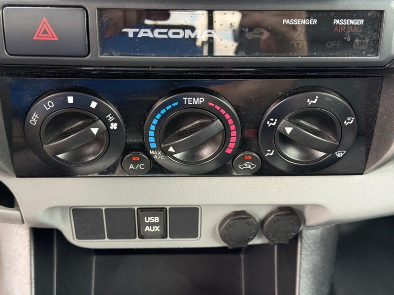 Toyota Tacoma Vehicle Image 17