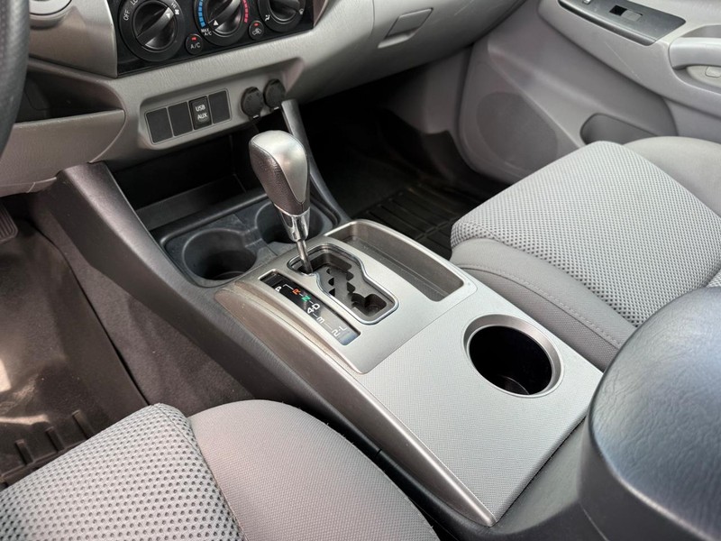 Toyota Tacoma Vehicle Image 18