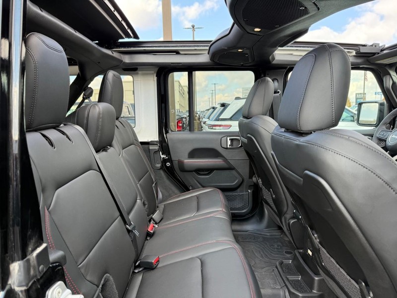 Jeep Wrangler Vehicle Image 04