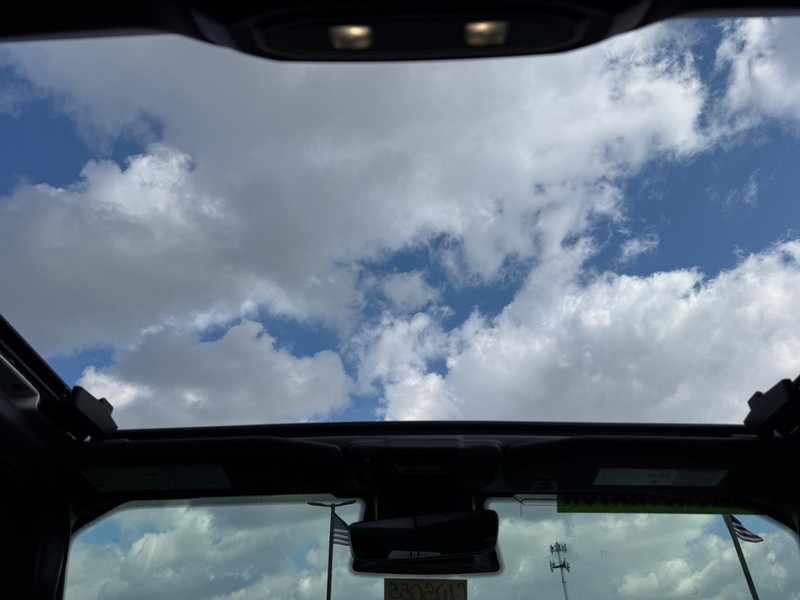 Jeep Wrangler Vehicle Image 05