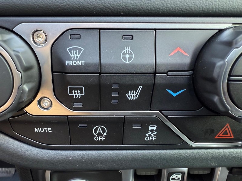 Jeep Wrangler Vehicle Image 11