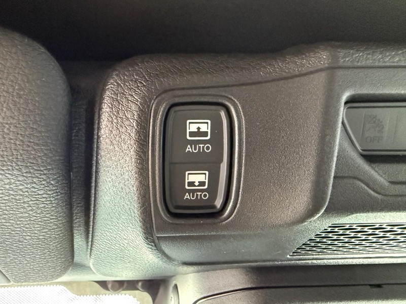 Jeep Wrangler Vehicle Image 17