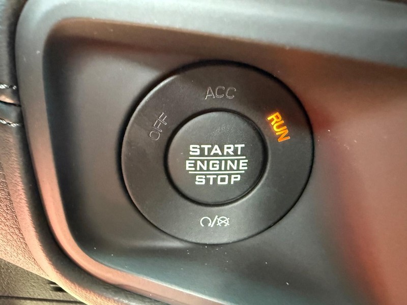 Jeep Wrangler Vehicle Image 09