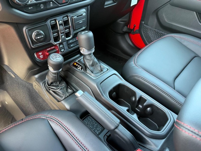 Jeep Wrangler Vehicle Image 14