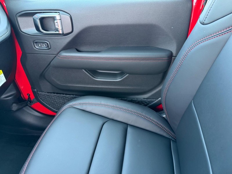 Jeep Wrangler Vehicle Image 15