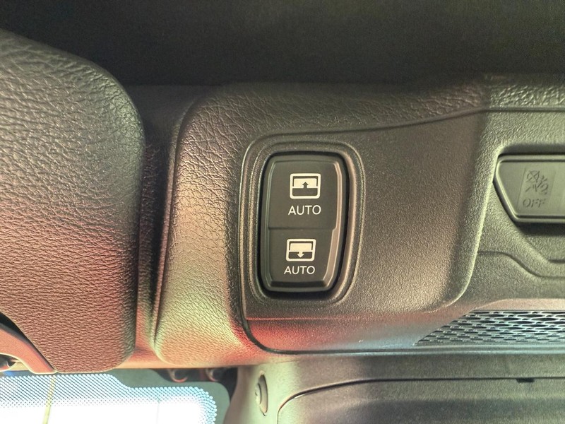 Jeep Wrangler Vehicle Image 16